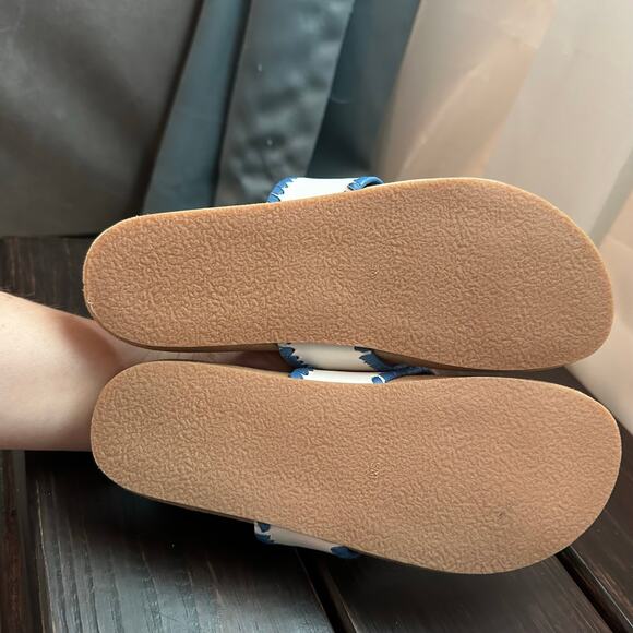 JACK ROGERS EMBROIDERED STAR FISH SANDALS Size 5 - Picture 5 of 8